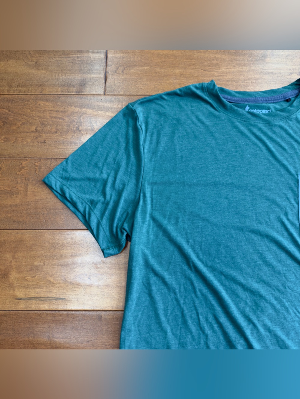 Cotopaxi Green Short-Sleeve Paseo Travel Tee with Blue Chest Pocket size L - Picture 2 of 9